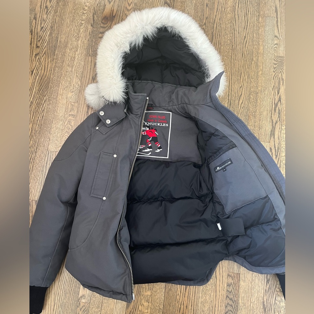 ACCEPTING OFFERS - Women’s Mooseknuckle Beaver Bomber Size Small - Picture 2 of 4